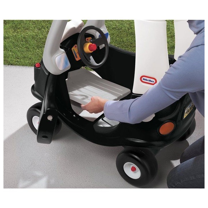 Cozy Coupe - Little Tikes - Police - Voiture enfant - Portes, Klaxon et Plancher a retirer - Des 18 mois Cozy Coupe - Little Tikes - Police - Voiture enfant - Portes, Klaxon et Plancher a retirer - Des 18 mois