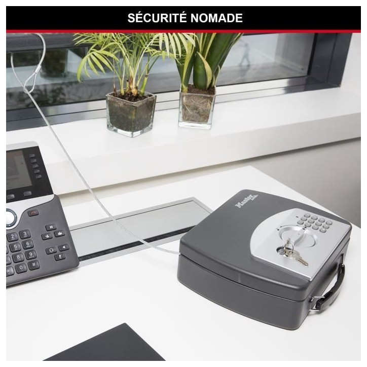 Master Lock Petit coffre nomade a combinaison électronique P008EML Master Lock Petit coffre nomade a combinaison électronique P008EML