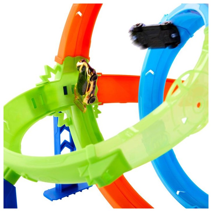 HW PISTE LOOPING CYCLONE
