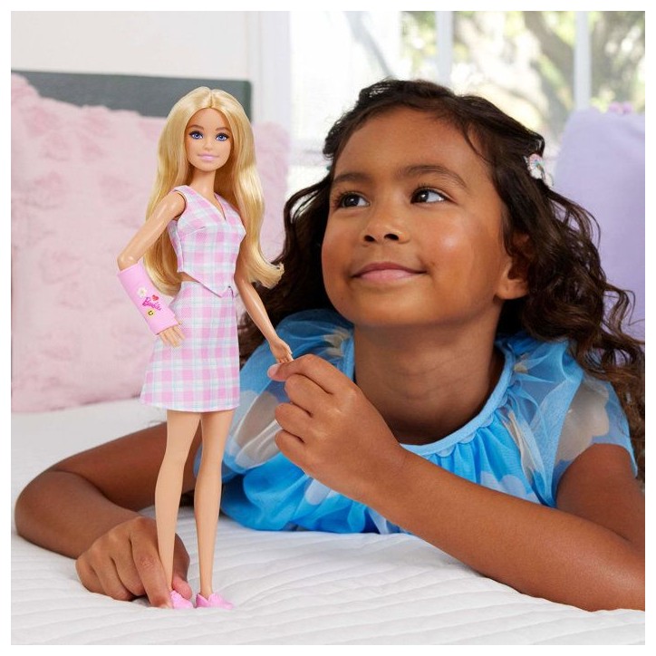 Fashionista - Fete et platre - Barbie - JJN56 Fashionista - Fete et platre - Barbie - JJN56