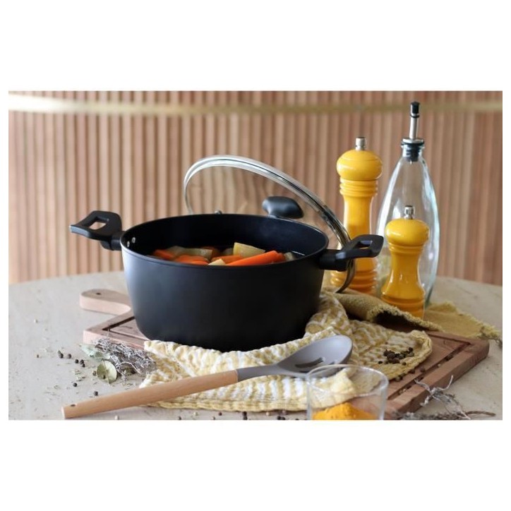 Faitout - MENASTYL - 6020647 - En alumimium forgé - 24 cm - Noir - Tous feux dont induction Faitout - MENASTYL - 6020647 - En alumimium forgé - 24 cm - Noir - Tous feux dont induction