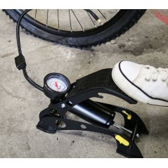 Pompe a pied a manometre homologué - MICHELIN - Modele 2023 - 7 Bars