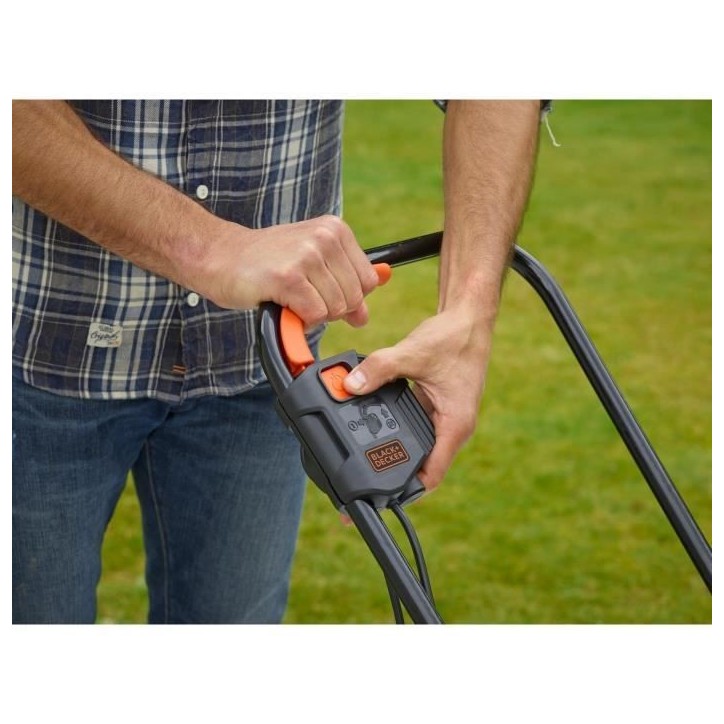 Tondeuse électrique filaire - BLACK&DECKER - BEMW451-QS - 1200W - 32cm de coupe Tondeuse électrique filaire - BLACK&DECKER - BEMW451-QS - 1200W - 32cm de coupe