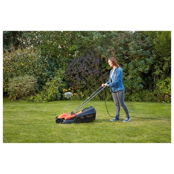 Tondeuse électrique filaire - BLACK&DECKER - BEMW451-QS - 1200W - 32cm de coupe Tondeuse électrique filaire - BLACK&DECKER - BEMW451-QS - 1200W - 32cm de coupe