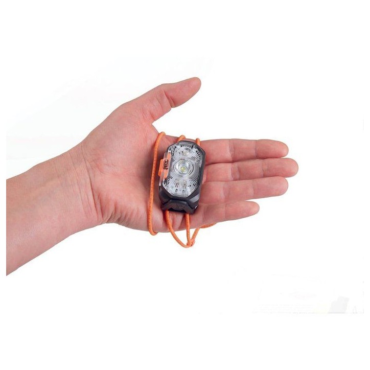 Lampe frontale - PETZL - SWIFT LT - 380 Lumens - Portée 70 m - Autonomie max 50 h - Batterie rechargeable Lampe frontale - PETZL - SWIFT LT - 380 Lumens - Portée 70 m - Autonomie max 50 h - Batterie rechargeable