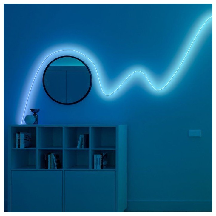 Ruban LED - Philips Hue - Flux - 5 m - Chromasync - Éclairage coloré et blanc naturel intense - 1200 lumens Ruban LED - Philips Hue - Flux - 5 m - Chromasync - Éclairage coloré et blanc naturel intense - 1200 lumens
