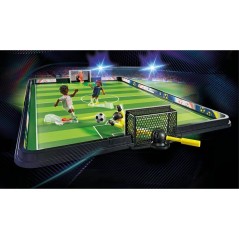 PLAYMOBIL 71120 Stade de football, My Life Sport & action, avec mécanisme de tir et 2 buts pour jouer, 63 pieces, des 4 ans
