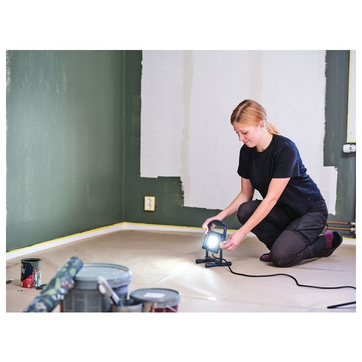 Lampe de chantier/projecteur - RAPID - The Painter - LED 2k Lumens, peinture - IP65 - 6000 Kelvins - Emballage FSC - (5001729) Lampe de chantier/projecteur - RAPID - The Painter - LED 2k Lumens, peinture - IP65 - 6000 Kelvins - Emballage FSC - (5001729)