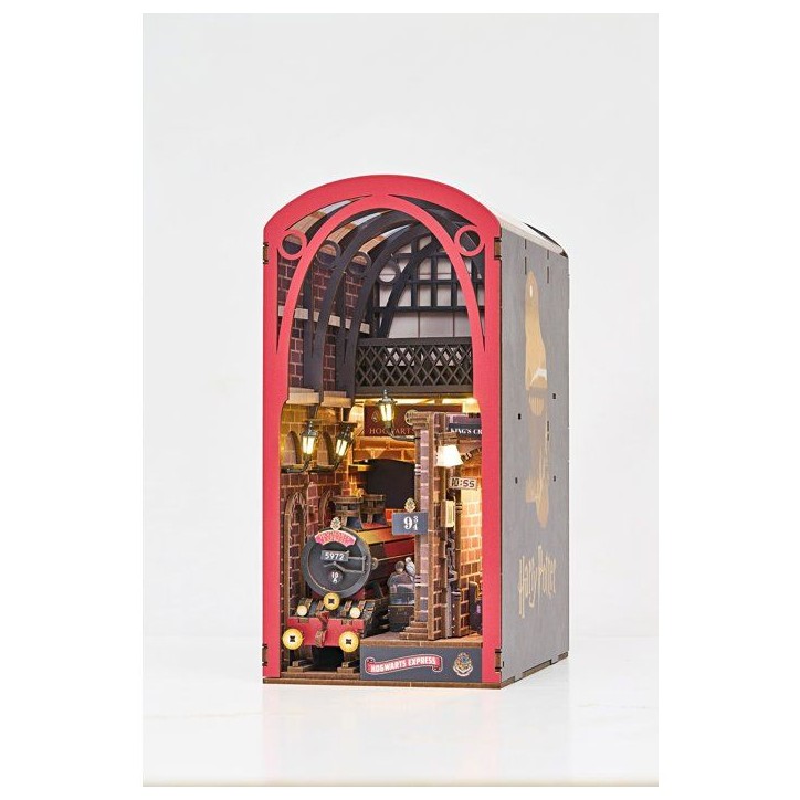 Book Nook - Kit DIY a construire Maquette 3D Serre Livre - REVELL - Tiny Adventures - Harry Potter - Le Poudlard Express - LED Book Nook - Kit DIY a construire Maquette 3D Serre Livre - REVELL - Tiny Adventures - Harry Potter - Le Poudlard Express - LED