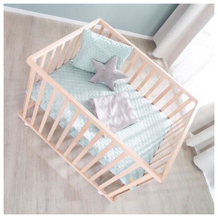 Parc bébé - ROBA - 75 x 100 cm - Tapis de parc 'Roba Style' vert givré inclus - Roulettes - Bois naturel Parc bébé - ROBA - 75 x 100 cm - Tapis de parc 'Roba Style' vert givré inclus - Roulettes - Bois naturel