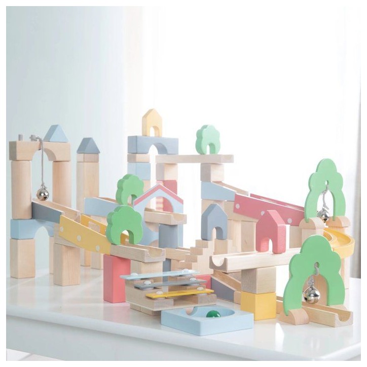 Circuit a billes en bois - ROBA - 20 billes en verre - 60 briques de construction - Naturel / Ciel / Jaune / Corail Circuit a billes en bois - ROBA - 20 billes en verre - 60 briques de construction - Naturel / Ciel / Jaune / Corail