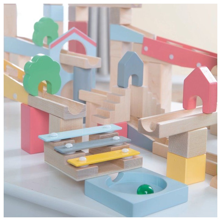 Circuit a billes en bois - ROBA - 20 billes en verre - 60 briques de construction - Naturel / Ciel / Jaune / Corail Circuit a billes en bois - ROBA - 20 billes en verre - 60 briques de construction - Naturel / Ciel / Jaune / Corail