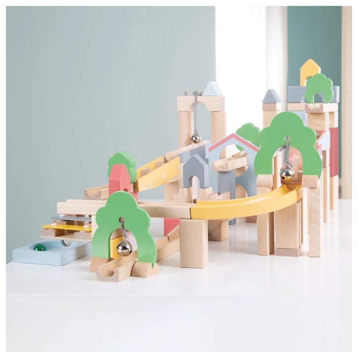 Circuit a billes en bois - ROBA - 20 billes en verre - 60 briques de construction - Naturel / Ciel / Jaune / Corail Circuit a billes en bois - ROBA - 20 billes en verre - 60 briques de construction - Naturel / Ciel / Jaune / Corail