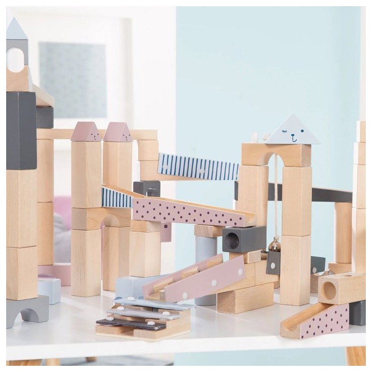 Circuit a billes en bois - ROBA - 20 billes en verre - 80 briques de construction - Naturel / Marine / Ciel / Rose Circuit a billes en bois - ROBA - 20 billes en verre - 80 briques de construction - Naturel / Marine / Ciel / Rose