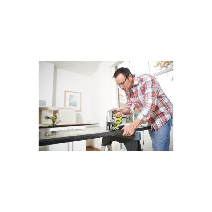 RYOBI - Scie sauteuse 680 W - 500-3 100 cp/min - 105 mm bois + coffret, buse d'aspiration, 5 lames & clé hexagonale - RJS1050-K RYOBI - Scie sauteuse 680 W - 500-3 100 cp/min - 105 mm bois + coffret, buse d'aspiration, 5 lames & clé hexagonale - RJS1050-K