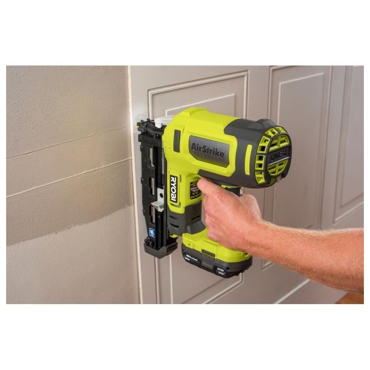 RYOBI - Cloueur de finition 16G a air comprimé 18V ONE+ pointe de 19 a 64 mm, chargeur 100 pointes + 500 pointes - R16GN18-0 RYOBI - Cloueur de finition 16G a air comprimé 18V ONE+ pointe de 19 a 64 mm, chargeur 100 pointes + 500 pointes - R16GN18-0