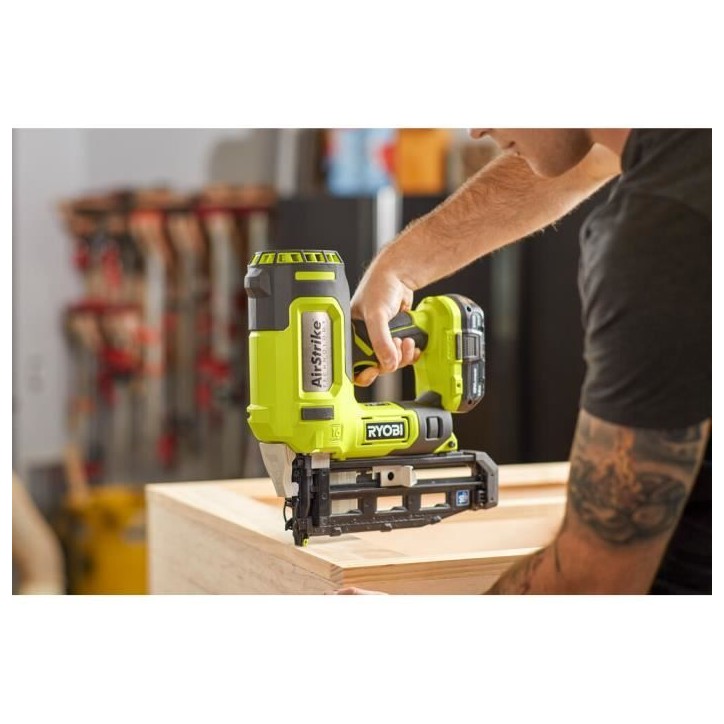 RYOBI - Cloueur de finition 16G a air comprimé 18V ONE+ pointe de 19 a 64 mm, chargeur 100 pointes + 500 pointes - R16GN18-0 RYOBI - Cloueur de finition 16G a air comprimé 18V ONE+ pointe de 19 a 64 mm, chargeur 100 pointes + 500 pointes - R16GN18-0