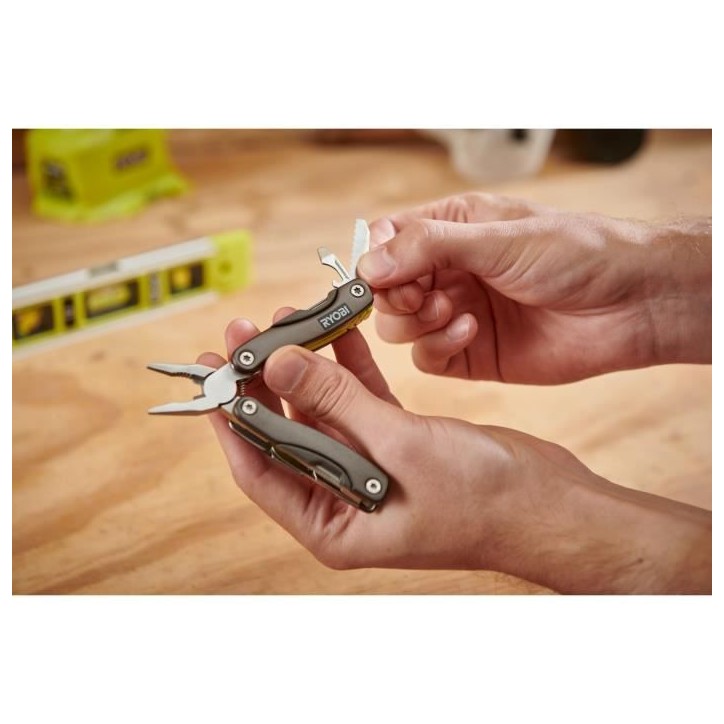 Pince multifonction 14-en-1 - RYOBI - Pince, ciseaux, décapsuleurs, couteau, tournevis, pince, poinçon, scie, lime, lames - Pince multifonction 14-en-1 - RYOBI - Pince, ciseaux, décapsuleurs, couteau, tournevis, pince, poinçon, scie, lime, lames -