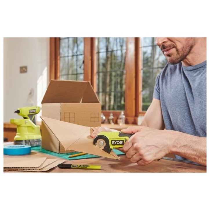 RYOBI - Mini-scie 4V USB Lithium - Câble USB C - 1 batterie 2,0 Ah - Livrée avec 1 lame 38 mm - RCT4-120G RYOBI - Mini-scie 4V USB Lithium - Câble USB C - 1 batterie 2,0 Ah - Livrée avec 1 lame 38 mm - RCT4-120G