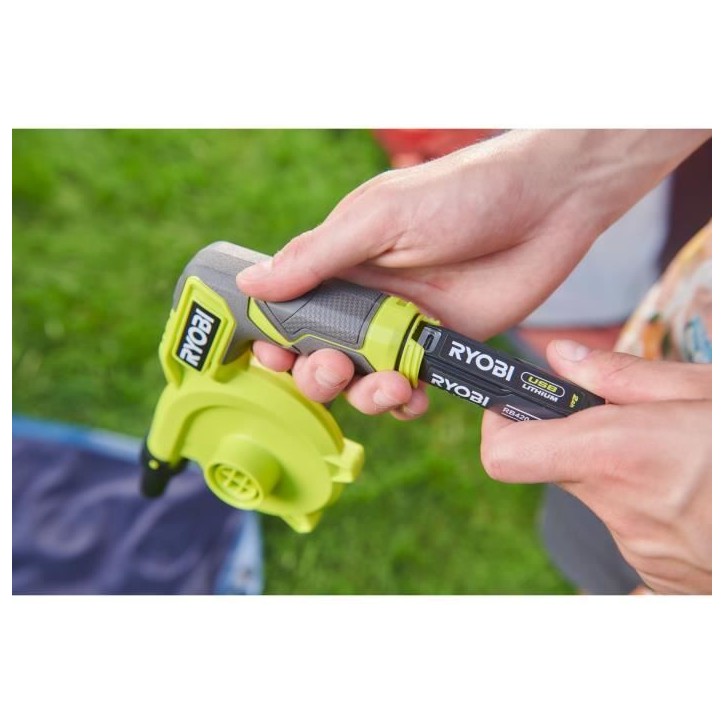 Gonfleur dégonfleur - RYOBI - 4V - Gros débit : 200 L/min - Livré avec 3 embouts de gonfleur Gonfleur dégonfleur - RYOBI - 4V - Gros débit : 200 L/min - Livré avec 3 embouts de gonfleur