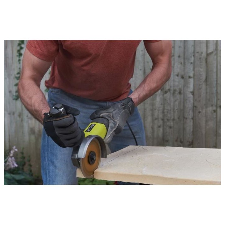 RYOBI - Meuleuse d'angle 800 W diam. 125 mm - 12 000 tr/min + sac, disque diamant 125 mm & clé de service - RAG800-125SD1 RYOBI - Meuleuse d'angle 800 W diam. 125 mm - 12 000 tr/min + sac, disque diamant 125 mm & clé de service - RAG800-125SD1