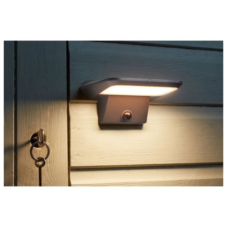 Spot solaire - SMART GARDEN - Sentry - 800 Lumens - PIR - 7,5 x 15,5 cm - Détecteur de mouvements Spot solaire - SMART GARDEN - Sentry - 800 Lumens - PIR - 7,5 x 15,5 cm - Détecteur de mouvements