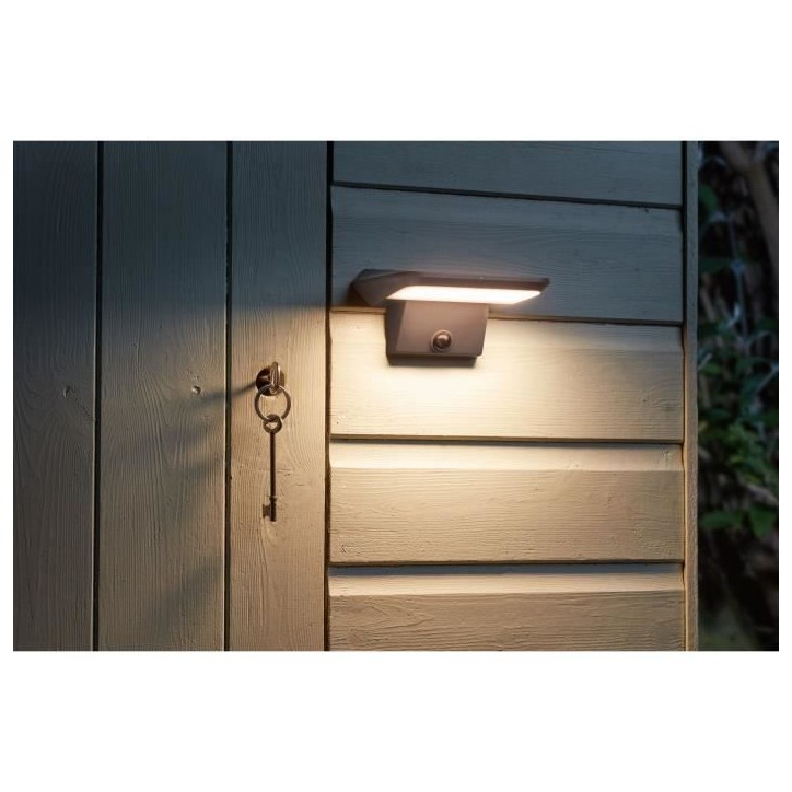 Spot solaire - SMART GARDEN - Sentry - 800 Lumens - PIR - 7,5 x 15,5 cm - Détecteur de mouvements Spot solaire - SMART GARDEN - Sentry - 800 Lumens - PIR - 7,5 x 15,5 cm - Détecteur de mouvements