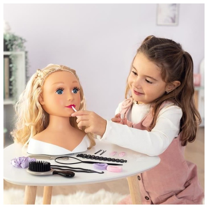 Smoby - Tete a coiffer blonde - Facile a coiffer - 19 accessoires réalistes - Levres thermosensibles - Trappe de rangement Smoby - Tete a coiffer blonde - Facile a coiffer - 19 accessoires réalistes - Levres thermosensibles - Trappe de rangement