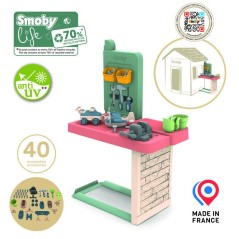 Smoby Life - Atelier de bricolage adapté aux maison Smoby - Fabriquée en France - Matiere Recyclée - 39 accessoires - Des 2 a