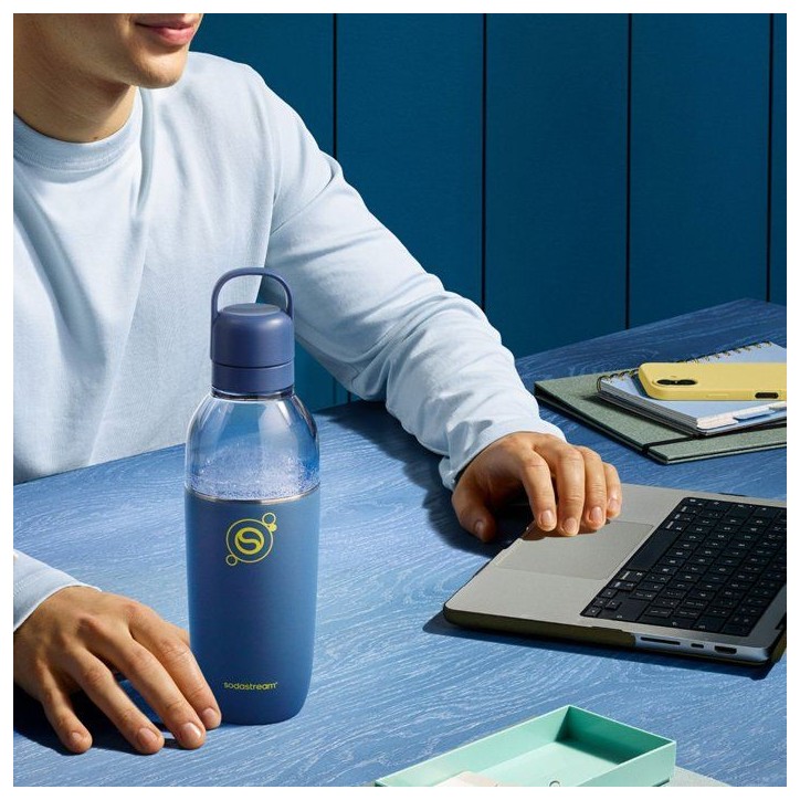 Bouteille isotherme SODASTREAM - Fizz&Go Easy-Mix - 0,71 L - Pour Machine a eau pétillante et Soda - Garde froid 6h - Bleu Bouteille isotherme SODASTREAM - Fizz&Go Easy-Mix - 0,71 L - Pour Machine a eau pétillante et Soda - Garde froid 6h - Bleu