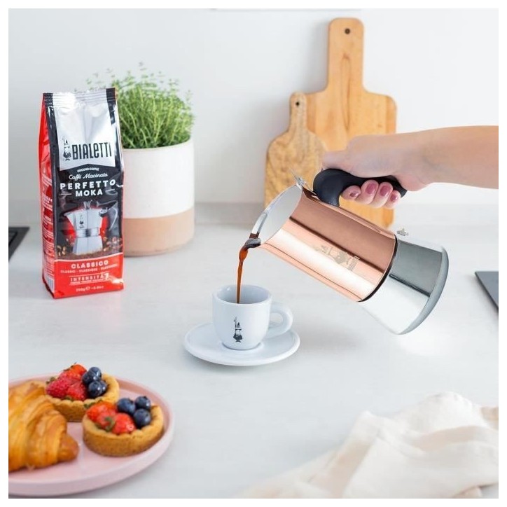 Cafetiere italienne - BIALETTI - NEW VENUS - 6 tasses - 0,24 L - Cuivre Cafetiere italienne - BIALETTI - NEW VENUS - 6 tasses - 0,24 L - Cuivre