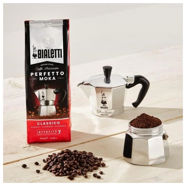 Cafetiere italienne + 1 Café Perfetto Moka Classico - BIALETTI - MOKA - 3 tasses - 0,30 L - Paquet de 250 g - Argent Cafetiere italienne + 1 Café Perfetto Moka Classico - BIALETTI - MOKA - 3 tasses - 0,30 L - Paquet de 250 g - Argent