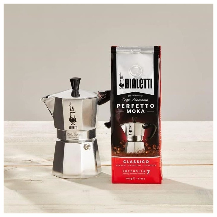 Cafetiere italienne + 1 Café Perfetto Moka Classico - BIALETTI - MOKA - 3 tasses - 0,30 L - Paquet de 250 g - Argent Cafetiere italienne + 1 Café Perfetto Moka Classico - BIALETTI - MOKA - 3 tasses - 0,30 L - Paquet de 250 g - Argent