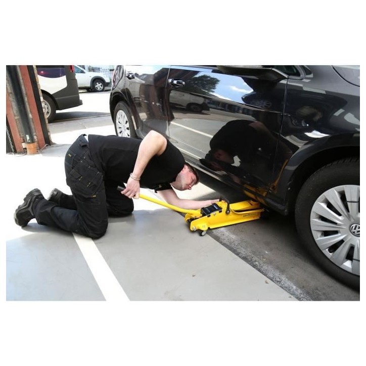 STANLEY - Cric 2 Tonnes - STMT81251-1 - Hauteur mini 85mm & hauteur maxi 381mm - Jaune STANLEY - Cric 2 Tonnes - STMT81251-1 - Hauteur mini 85mm & hauteur maxi 381mm - Jaune
