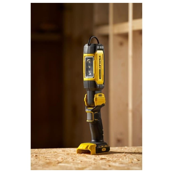 Lampe torche - 18V - STANLEY FATMAX - SFMCL050B-XJ - 3 LED - 700 lumens - Tete pivotante - Sans batterie Lampe torche - 18V - STANLEY FATMAX - SFMCL050B-XJ - 3 LED - 700 lumens - Tete pivotante - Sans batterie