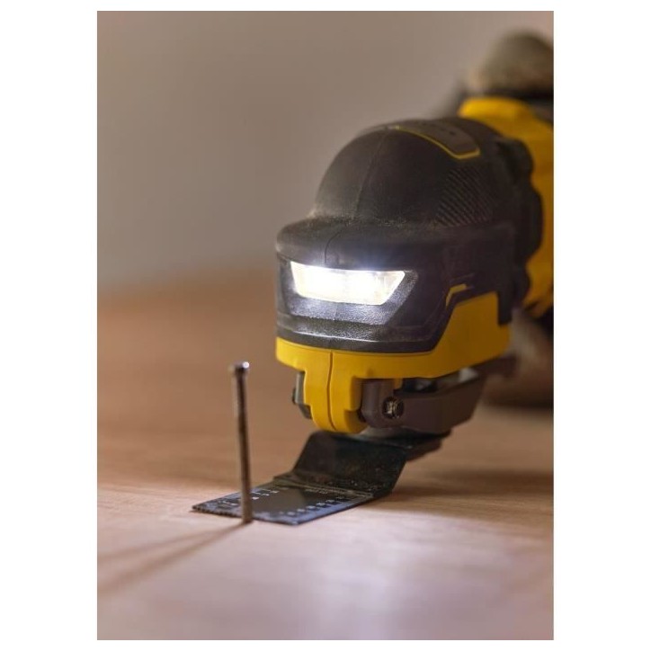 Outil oscillatoire multifonction sans fil - STANLEY FATMAX - SFMCE510B-XJ - Brushless - 18V - découpe, ponçage - sans batterie Outil oscillatoire multifonction sans fil - STANLEY FATMAX - SFMCE510B-XJ - Brushless - 18V - découpe, ponçage - sans batterie