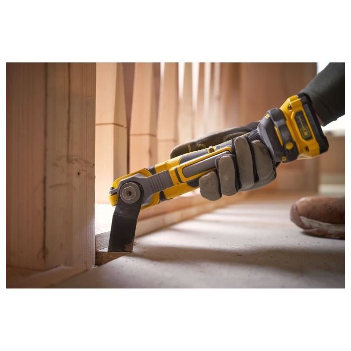 Outil oscillatoire multifonction sans fil - STANLEY FATMAX - SFMCE510B-XJ - Brushless - 18V - découpe, ponçage - sans batterie Outil oscillatoire multifonction sans fil - STANLEY FATMAX - SFMCE510B-XJ - Brushless - 18V - découpe, ponçage - sans batterie