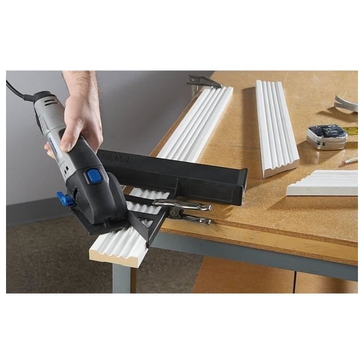 Guide de découpe DREMEL S840 - pour scie compacte DSM20 - découpes en onglet, biseau et droites Guide de découpe DREMEL S840 - pour scie compacte DSM20 - découpes en onglet, biseau et droites
