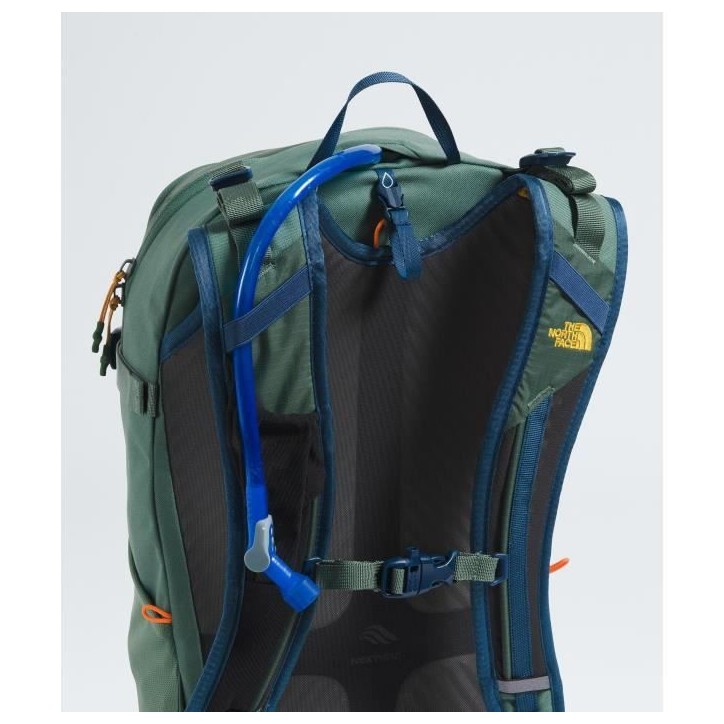 Sac a dos - THE NORTH FACE - BASIN - 24 L - Green / Dr Navy Sac a dos - THE NORTH FACE - BASIN - 24 L - Green / Dr Navy
