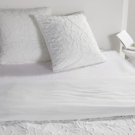 Parure de lit - TODAY - Essential - 2 personnes - 220 x 240 cm - Effet tufté floral blanc