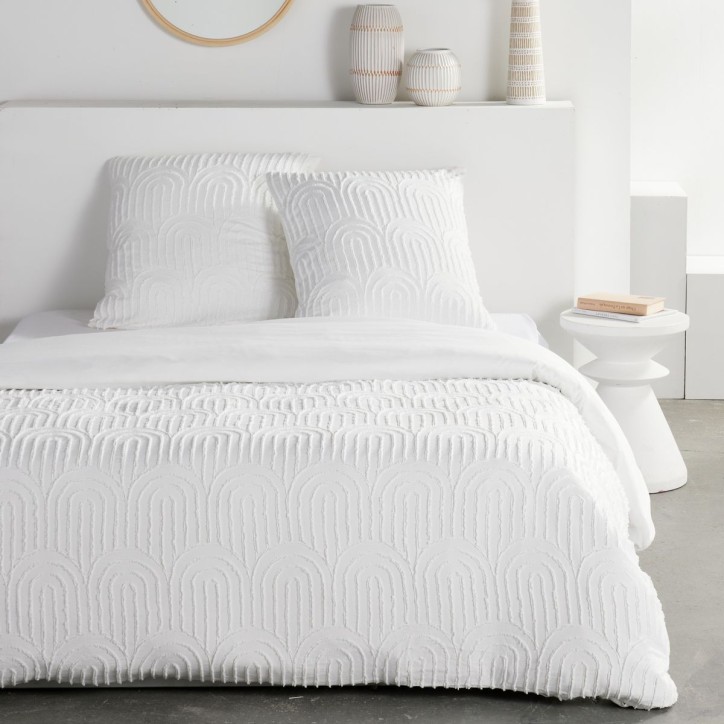 Parure de lit - TODAY - Essential - 2 personnes - 220 x 240 cm - Effet tufté graphique blanc Parure de lit - TODAY - Essential - 2 personnes - 220 x 240 cm - Effet tufté graphique blanc