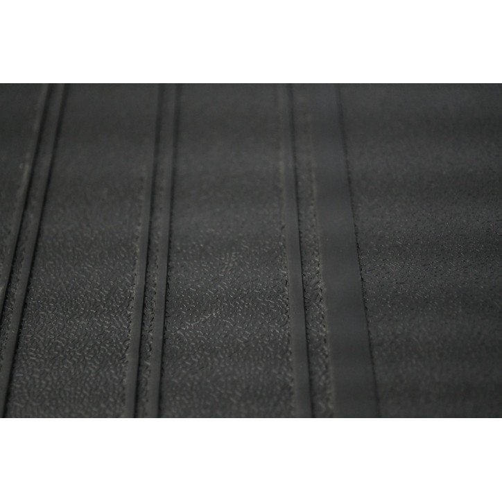 Tapis de coffre - XLCOVER - Taille XL (130 x 100 cm) - PVC - Étanche, imperméable et découpable Tapis de coffre - XLCOVER - Taille XL (130 x 100 cm) - PVC - Étanche, imperméable et découpable