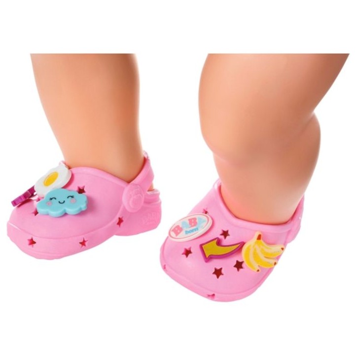 Chaussures de bain - BABY BORN - Personnalisables avec pin's - 3 modeles assortis - Pour poupon 43cm - Aléatoires Chaussures de bain - BABY BORN - Personnalisables avec pin's - 3 modeles assortis - Pour poupon 43cm - Aléatoires