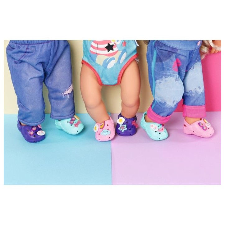 Chaussures de bain - BABY BORN - Personnalisables avec pin's - 3 modeles assortis - Pour poupon 43cm - Aléatoires Chaussures de bain - BABY BORN - Personnalisables avec pin's - 3 modeles assortis - Pour poupon 43cm - Aléatoires