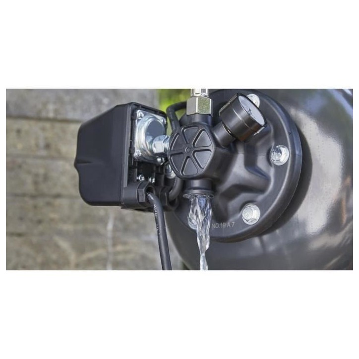 GARDENA Groupe de surpression 3700/4 – 800W – Débit max 3700l/h & pression max 4.1bar – Extension de garantie 5 ans (9023