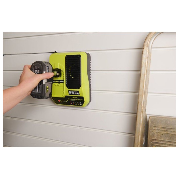 RYOBI Chargeur rapide 18V ONE+ recharge batterie 8Ah en 1h - sans batterie - RC18180