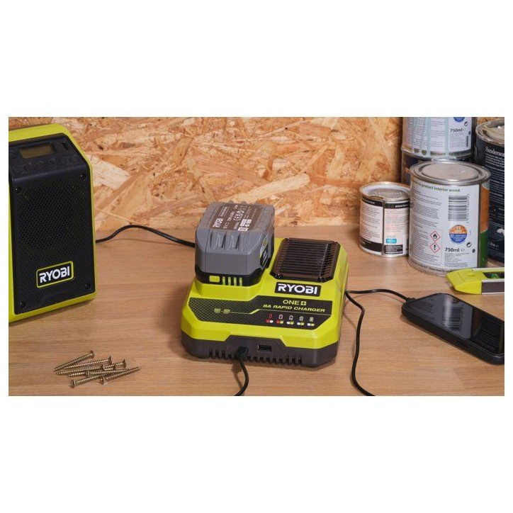 RYOBI Chargeur rapide 18V ONE+ recharge batterie 8Ah en 1h - sans batterie - RC18180