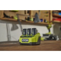 RYOBI Chargeur 3 ports USB 4V USB Lithium - sans batterie ni chargeur