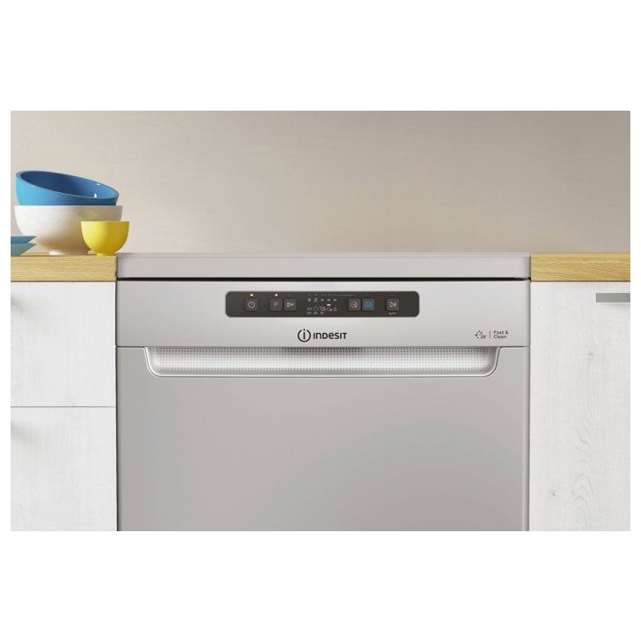 Lave-vaisselle pose libre INDESIT I3FL634OS - 14 couverts - L60cm - 44 dB - Autodoor - Silver Lave-vaisselle pose libre INDESIT I3FL634OS - 14 couverts - L60cm - 44 dB - Autodoor - Silver