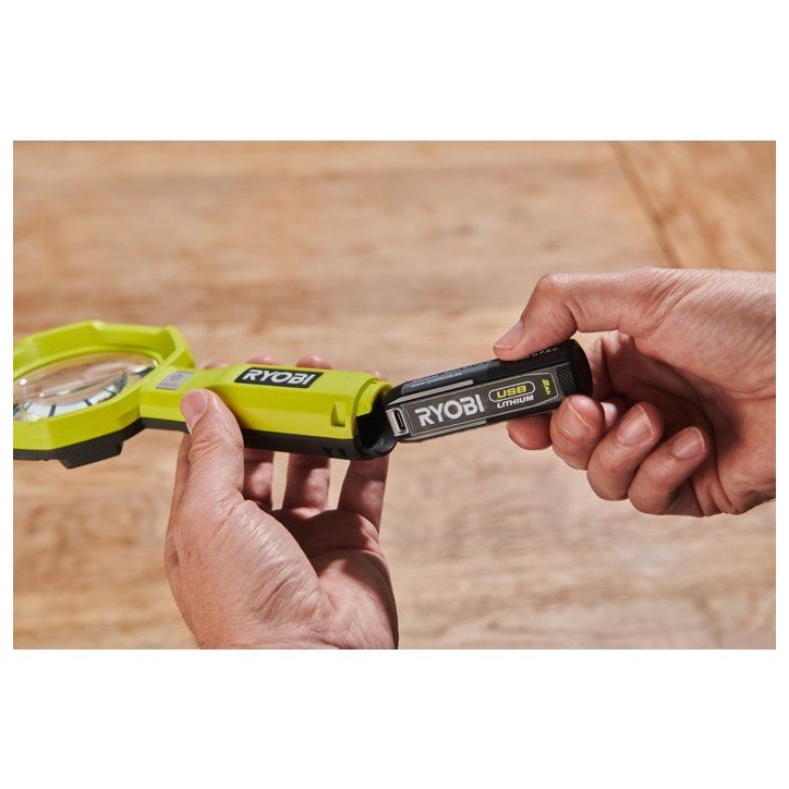 RYOBI Loupe éclairée 4V USB Lithium x3 LED - batterie 2Ah + chargeur - RML4-120G